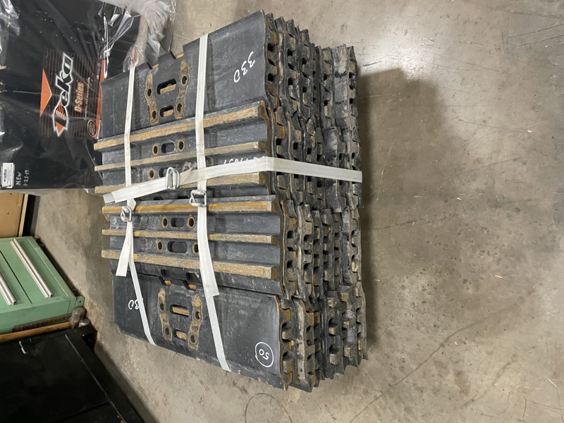 Caterpillar 330 Shoe 31.1" Triple Grsr
