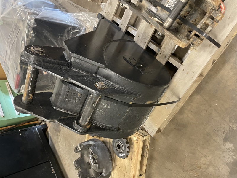 Caterpillar 420F IT Bucket 18" Werk Brau