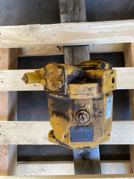 Caterpillar D11R Pump