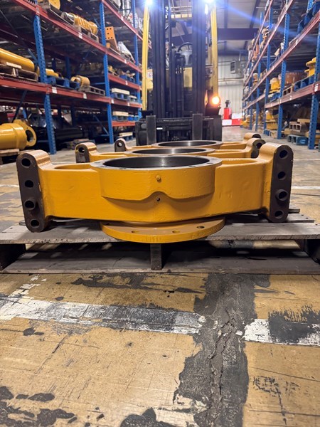 Caterpillar 980M 980M Rear Trunnion Support