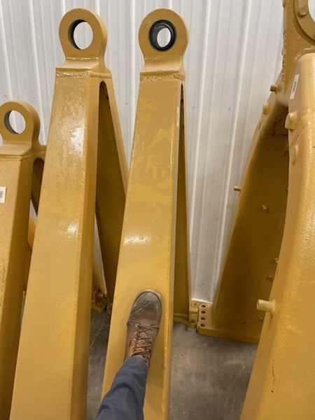 Caterpillar 740 740 Center Stay Ejector Model