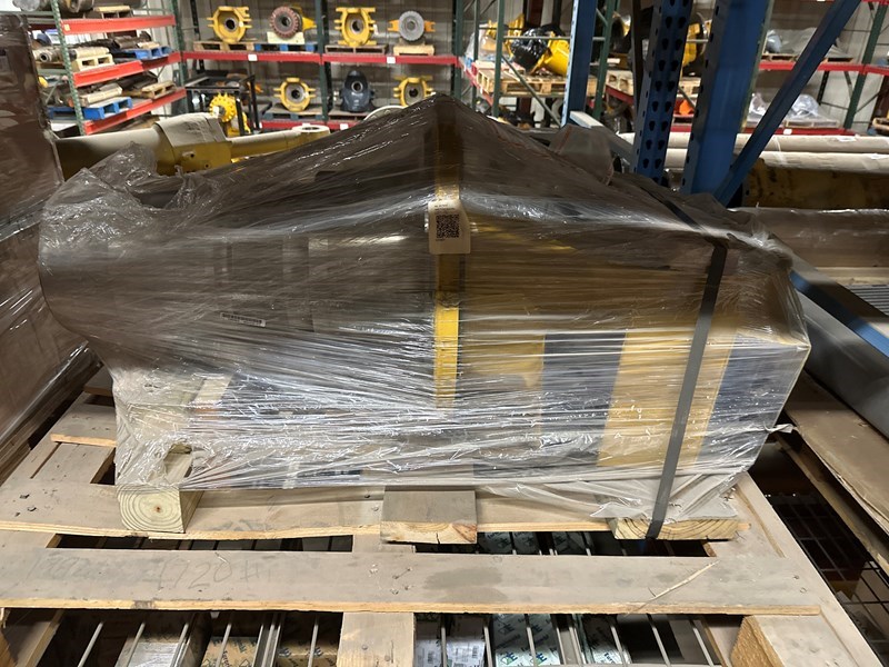 Caterpillar 785C 785C Front Spindle