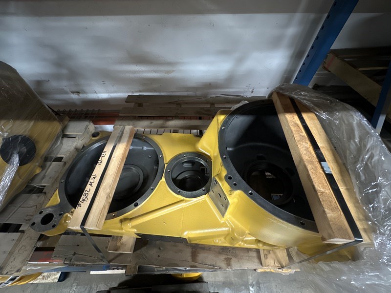 Caterpillar 735 735 Drop Box Housing