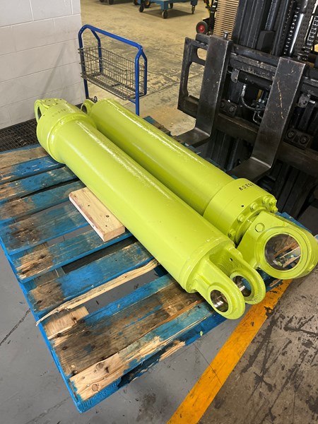Hitachi 301TD 301TD Hoist Cylinder