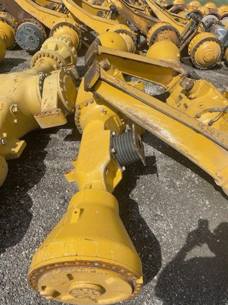 Deere 410E 410E Center Axle