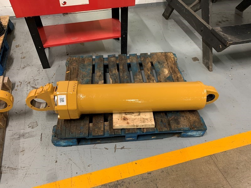 Caterpillar 775D 775D Hoist Cylinder