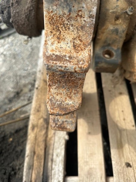 Case 880D 880D RH Final  W Sprocket And Axle