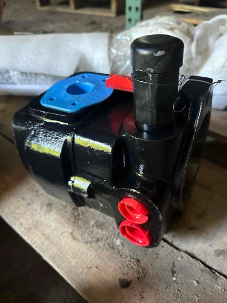 Case 90XT 90XT Gear Pump