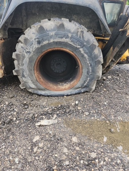 Deere 310SE, 310E 310SE Rear Rim - 19.5L24 Tire Size