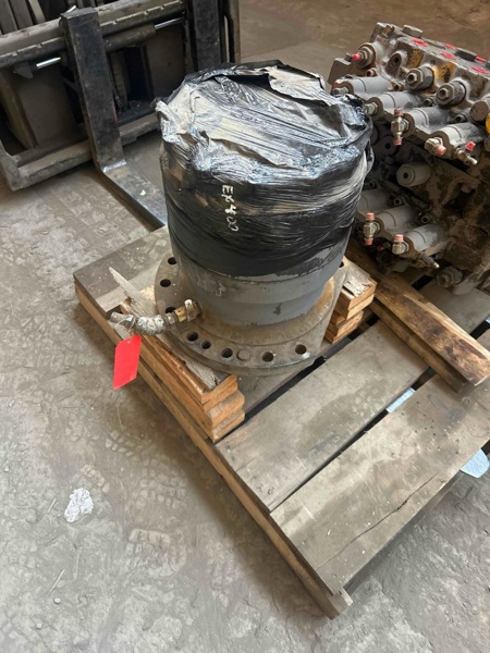 Hitachi EX400LC-3C EX400LC-3C RH Swing Box