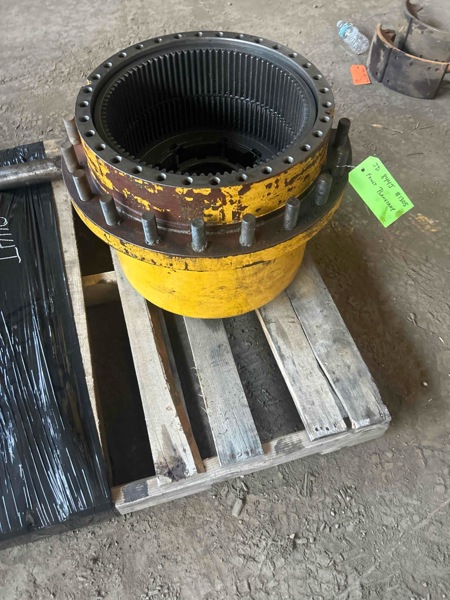 Deere 844J 844J RH Front Axle Corner Housing W/ Ring Gear