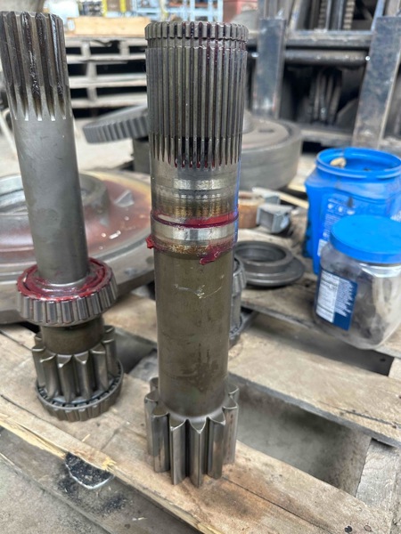 Deere 850C, 750C 850C Sun Pinion Shaft