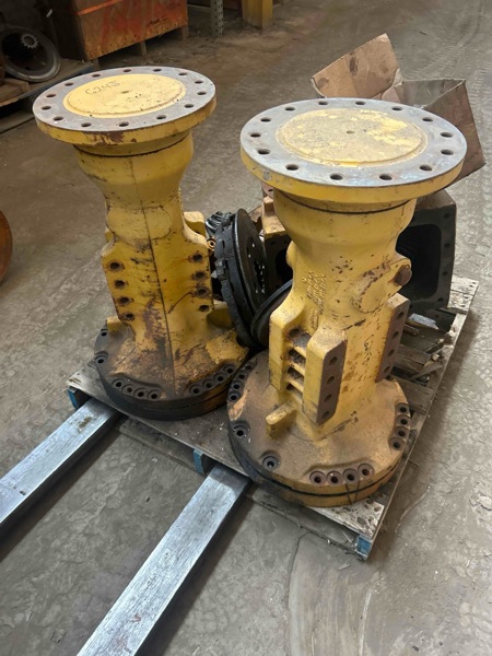 Deere 624J 624J Front Axle Corner