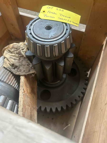 Caterpillar 235 235 Final Drive Pinion Shaft
