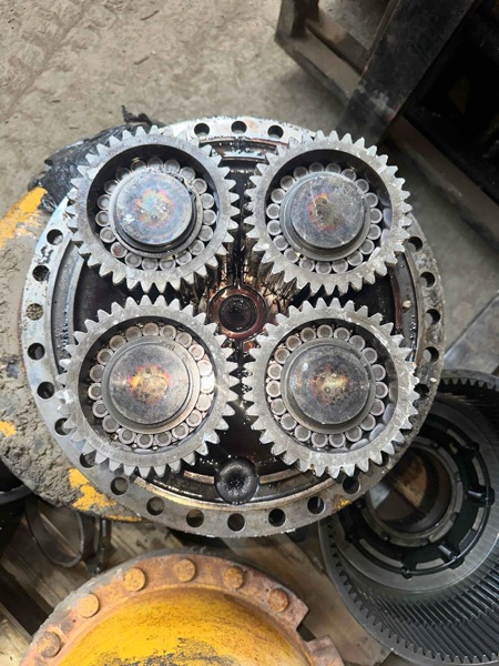 Deere 844J 844J Planetary Pinion Carrier With Gears