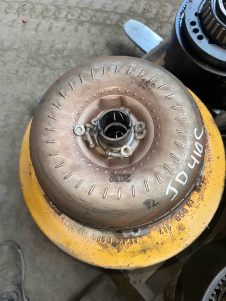 Deere 410C, 510C 410C Torque Converter