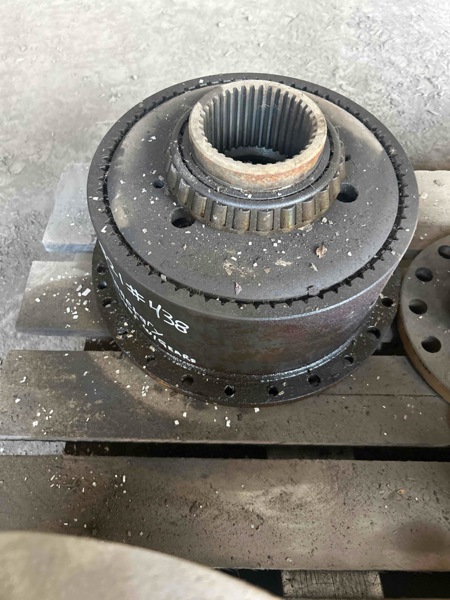 Case 821 821 Planetary Cover W/ Gears & Ring Gear