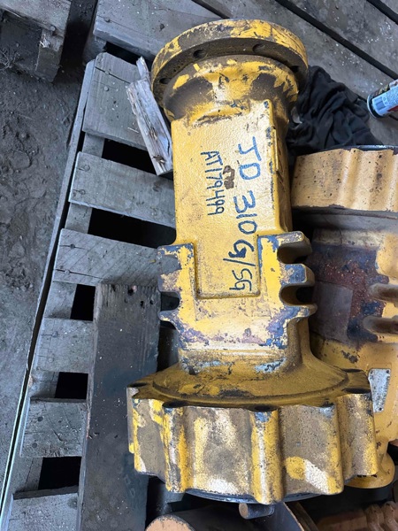 Deere 310G, 310SG 310G Rear Axle Corner