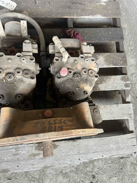 Deere 655C 655C RH Hydrostatic Pump