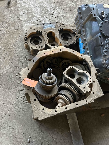 Case 850E 850E Transmission Core