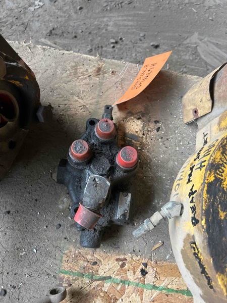 Case 70XT 70XT Auxiliary Valve