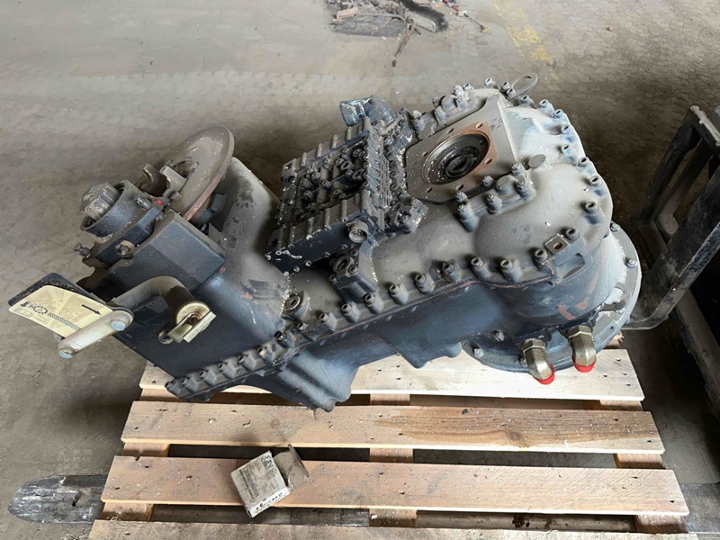 Case 821E Case 821E Transmission