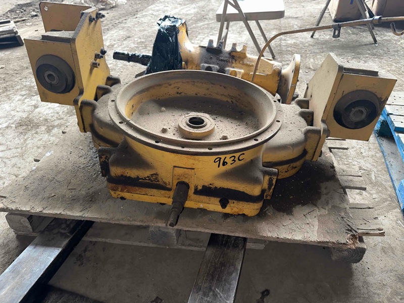 Caterpillar 963C 963C Pump Drive Housing Assembly