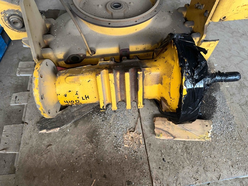 Deere 410D 410D LH Rear Axle Corner