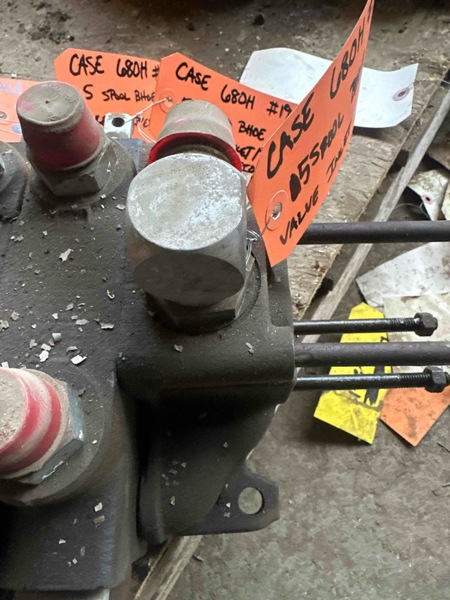 Case 680H 680H 5 Spool Backhoe Valve Inlet Section