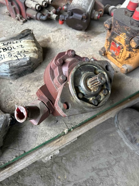 Case 550E 550E Hydraulic Pump