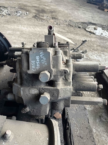 Case 9050B 9050B Main Control Valve