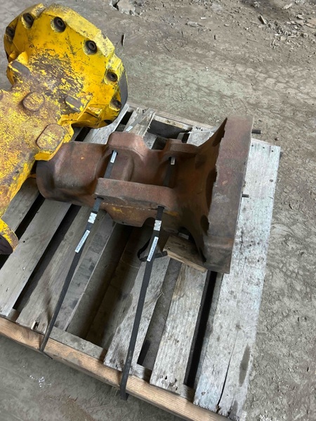 Deere 646C 646C Front Axle Housing