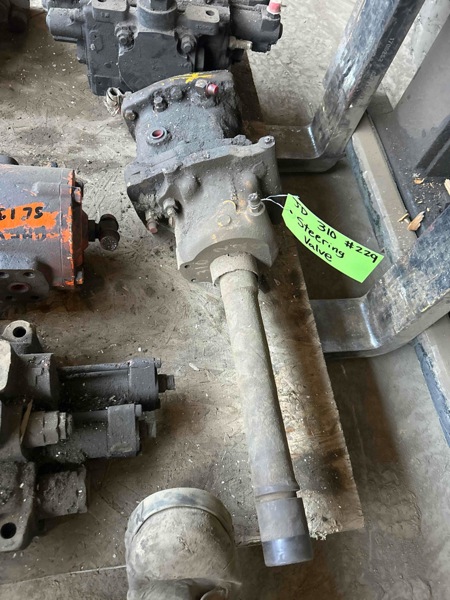 Deere 310 310 Steering Valve