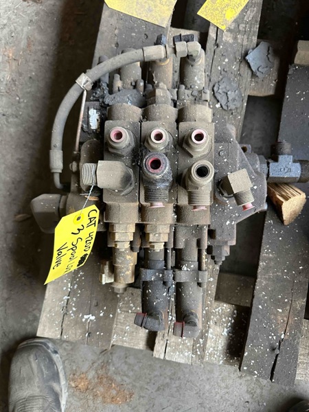 Caterpillar 420D 420D  3 Spool Loader Control Valve