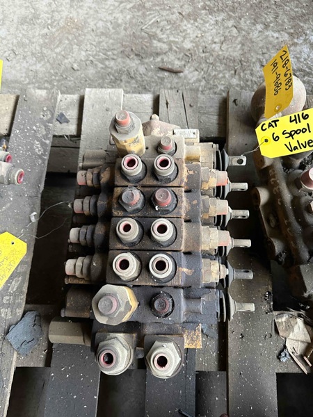 Caterpillar 416 416 6 Spool Backhoe Valve