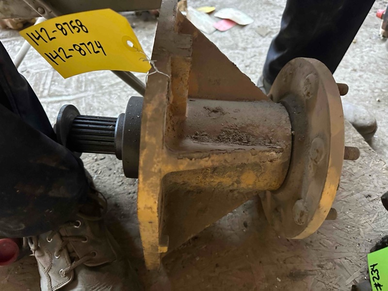 Caterpillar 236D 236D Axle Corner