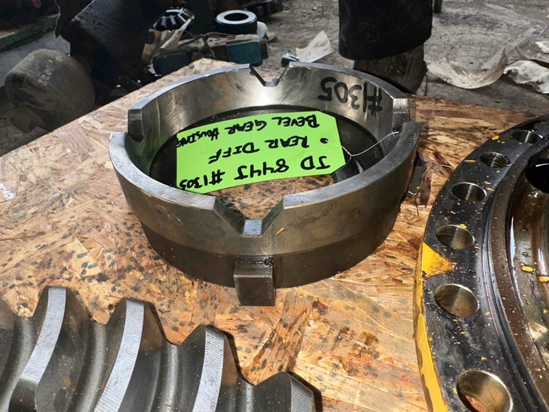 Deere 844J 844J Rear Differential Bevel Gear Housing