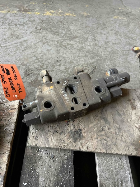 Case 590T 590T Loader Valve Tilt Section