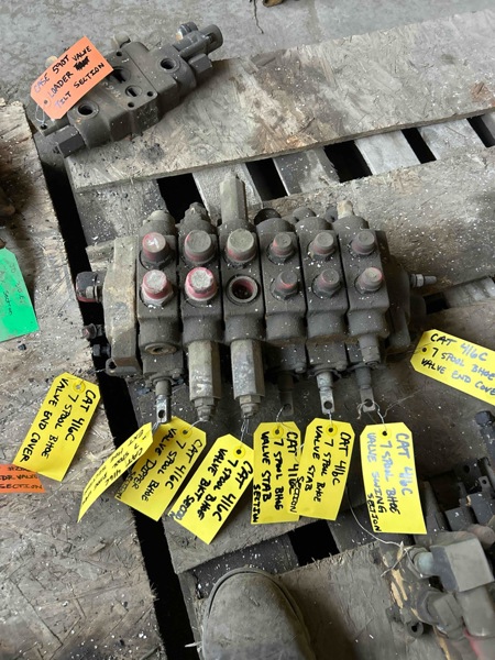 Caterpillar 416C 416C 7 Spool Backhoe Valve Bucket Section