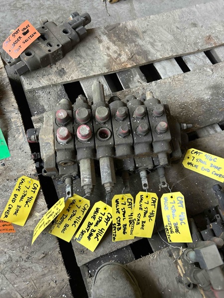 Caterpillar 416C 416C 7 Spool Backhoe Valve Swing Section