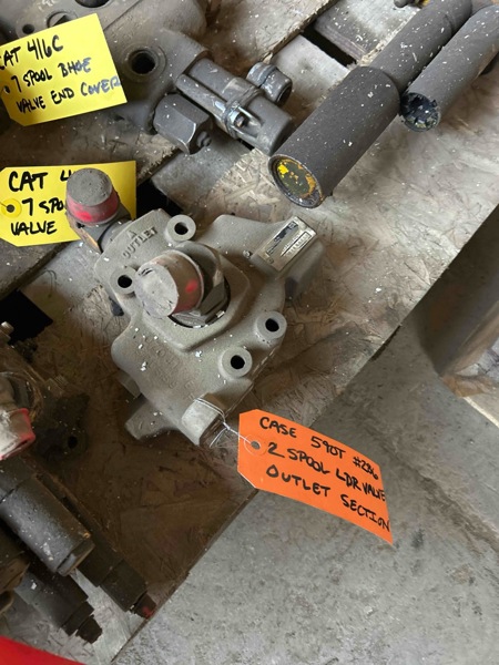 Case 590 Turbo, 590T 590T 2 Spool Loader Valve Outlet Section
