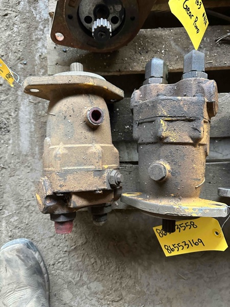 Ford LX865 LX865 Hydrostatic Drive Motor
