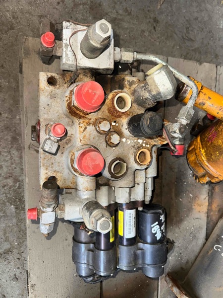 Bobcat T300 T300 2 Spool Loader Control Valve