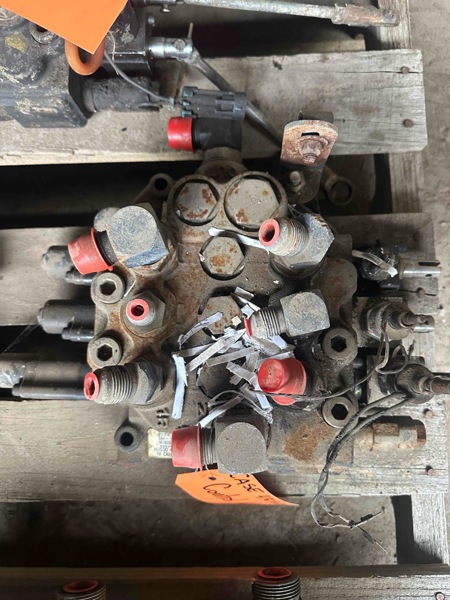 Case 430 430 Control Valve
