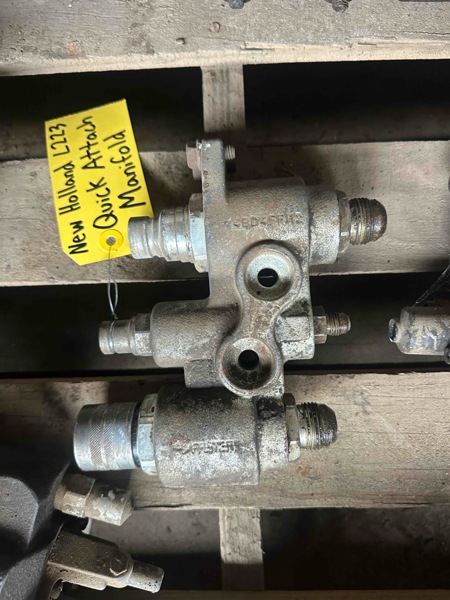 New Holland L223 L223 Quick Attach Manifold