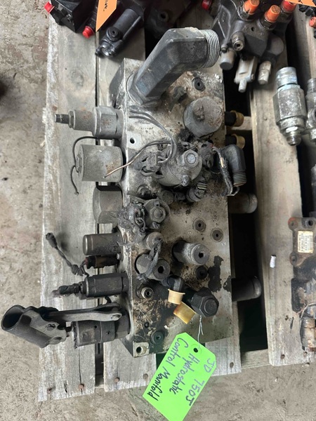 Deere 750J 750J Hydrostatic Control Manifold