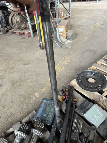 Case 621C 621C RH Front Axle Shaft
