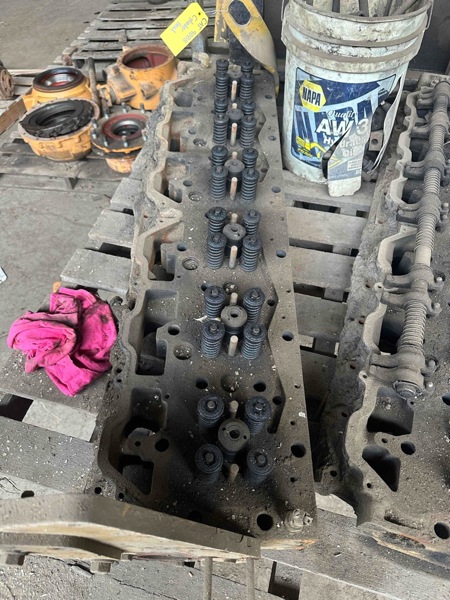 Caterpillar 988B 988B Cylinder Head