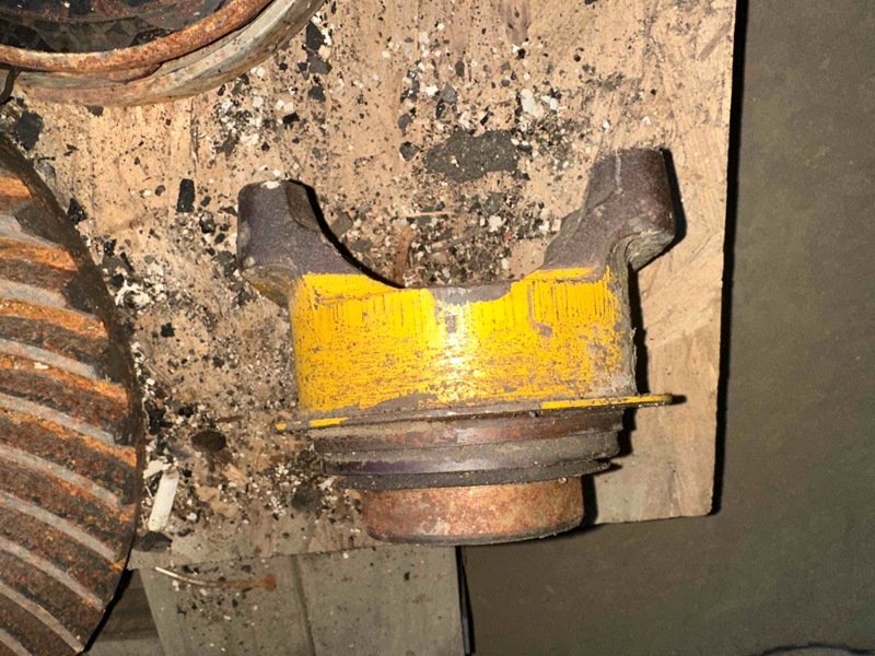 Deere 624H 624H Differential Yoke
