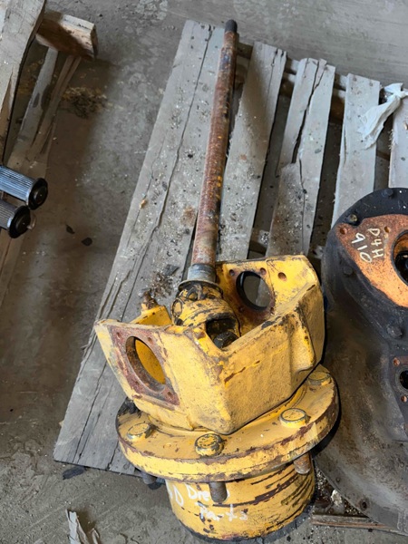 Caterpillar 416D 416D Axle Corner Assembly